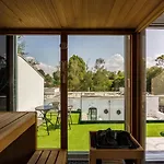 Bauhaus Wellness شقة *