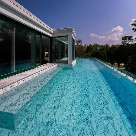 Bauhaus Wellness Appartement Siófok