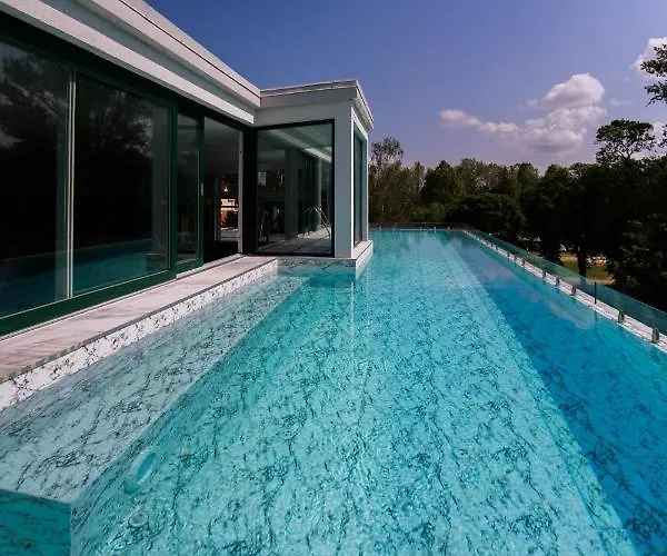 Bauhaus Wellness Appartamento Siófok